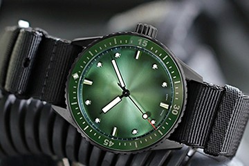 青岛欧米茄表官方售后洗油