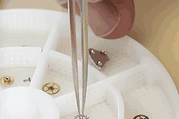 青岛欧米茄表进水了维修