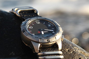 青岛欧米茄表起雾了维修